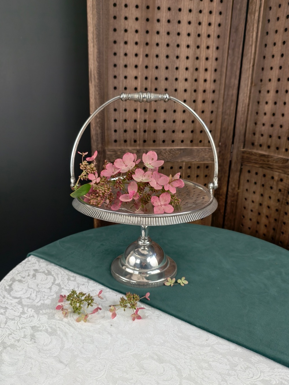 Vintage Silver Plated Pedestal Stand/Basket Centerpiece with Handle